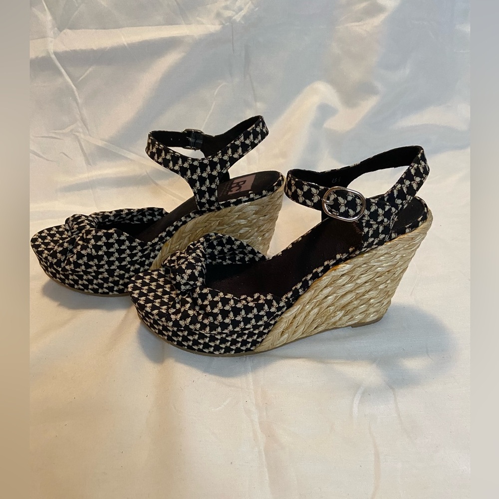 BC Footwear Women’s Wedge Sandals Sz 8.5